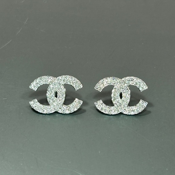 Stylish Silver And Rhinestone Earrings - Picture 2 of 4
